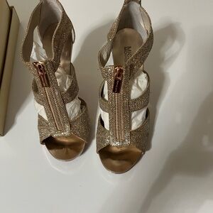 Michael Kors Berkley T strap size 71/2 M party evening heeled sandals gold
